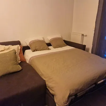 Apartment Logement 6 Personnes Au Coeur Du Village D'aime. *